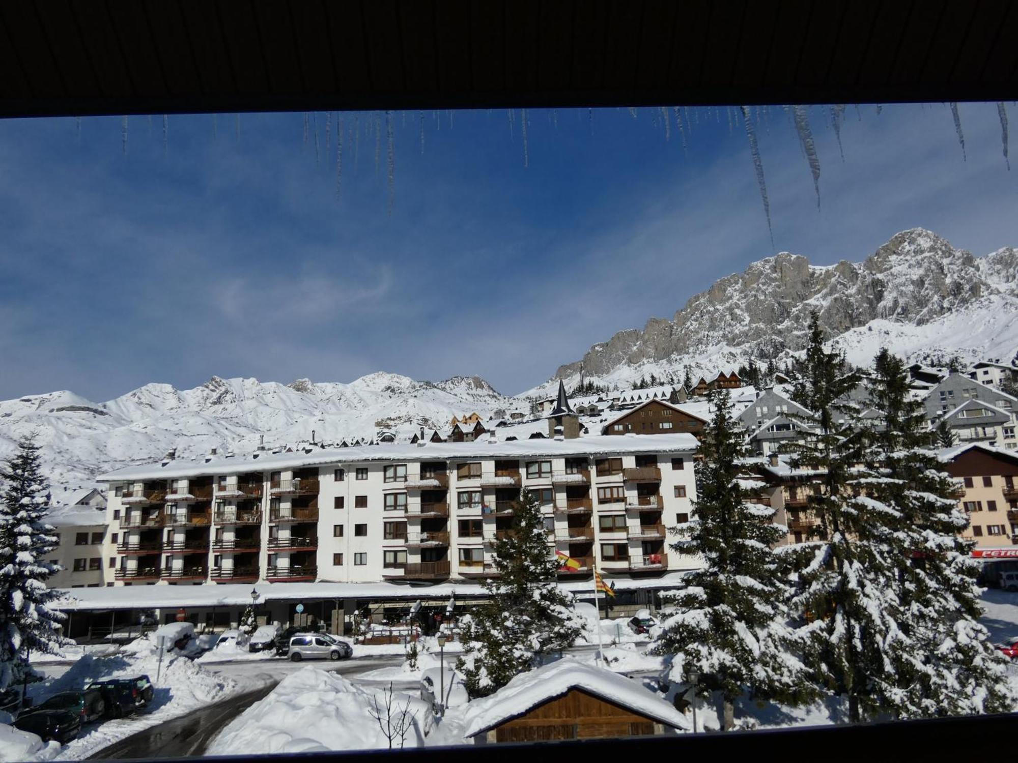 Hotel Nievesol Formigal Extérieur photo